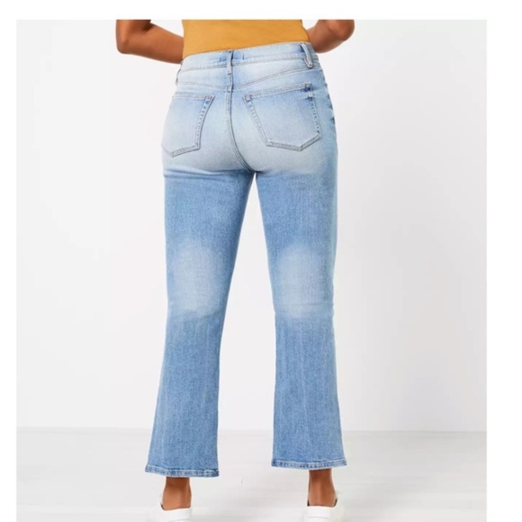 LOFT Curvy High Rise Kick Crop Jeans in Classic Indigo Wash - Picture 3 of 4